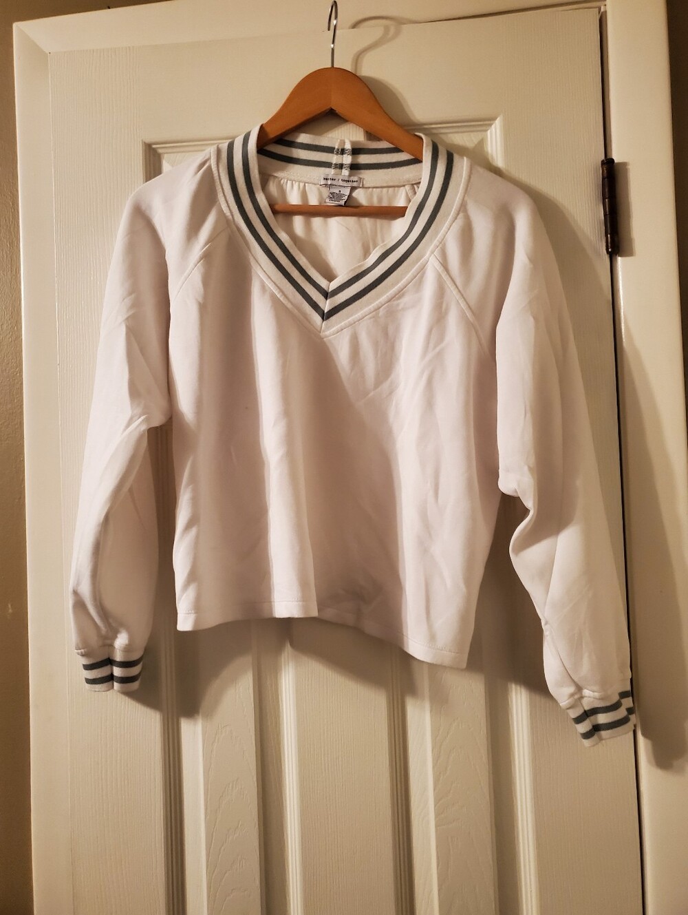 Better/Together Womens White V-Neck Stripe Trim Pullover Top Small Preowned